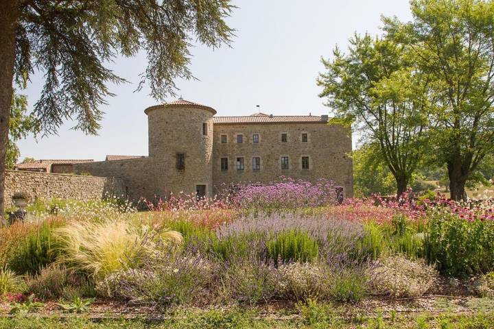 Chambre d’hôte pour 4 personnes, avec terrasse et jardin ainsi que piscine et vue en Ardèche - 2