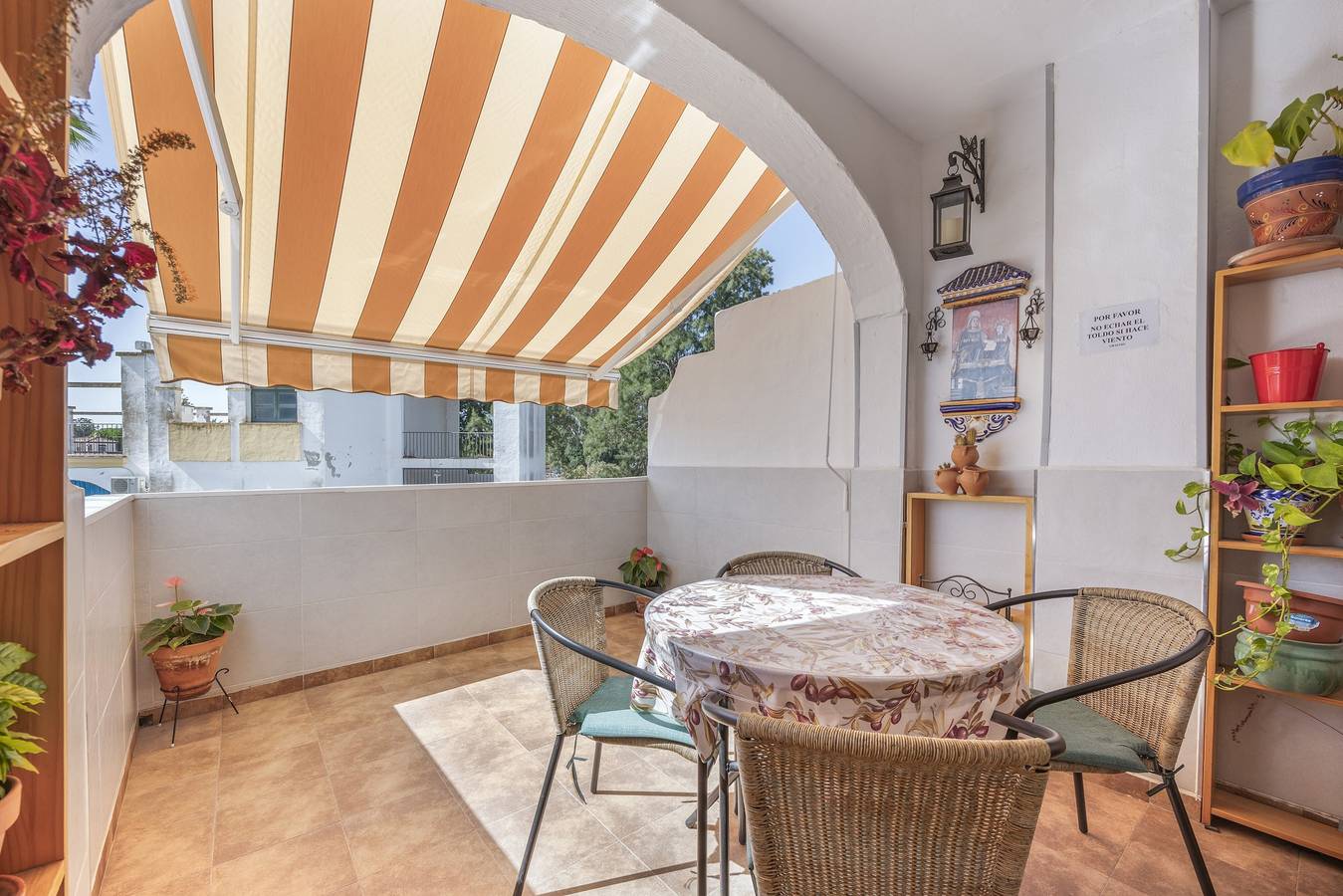 Apartamento inteiro, Apartamento 'Barrosa' com Piscina Partilhada, Terraço Privado e Ar Condicionado in Los Gallos-Cerromolino, Chiclana de la Frontera