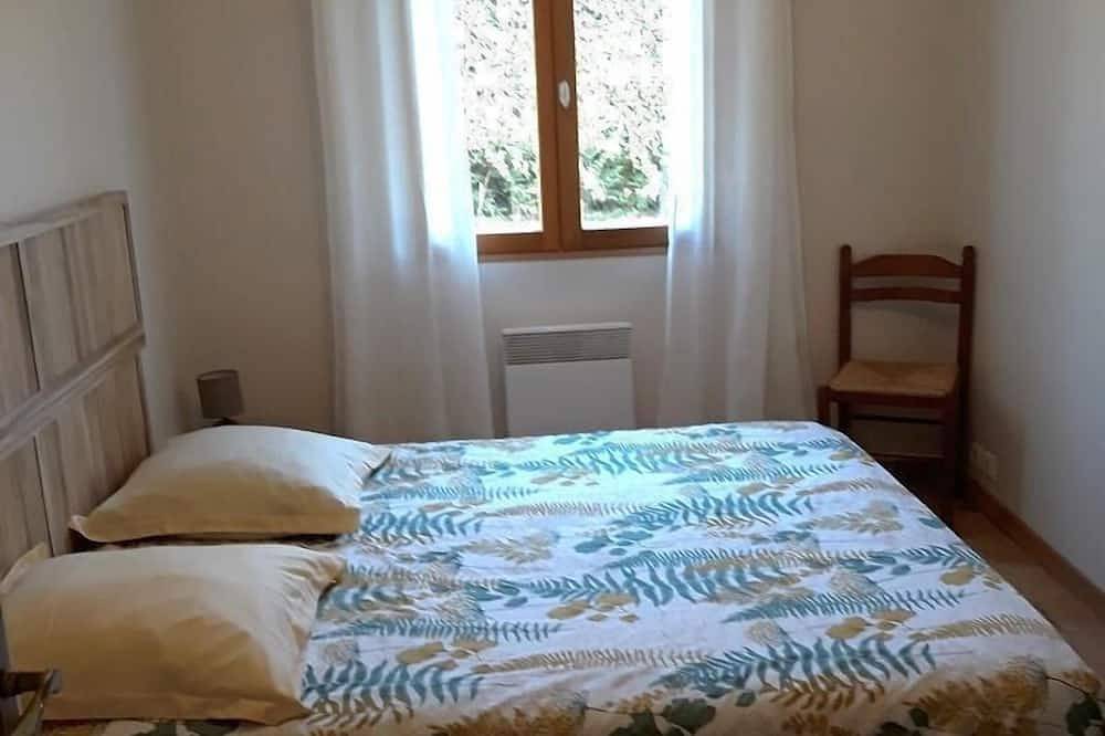 Quiet 3-bedroom villa with private pool in Villecroze, Draguignan Region