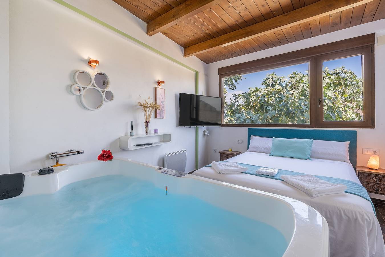 Chambre 'Con Baño Privado' avec vue sur la montagne, Wi-Fi et climatisation in Ambroz, Vegas del Genil