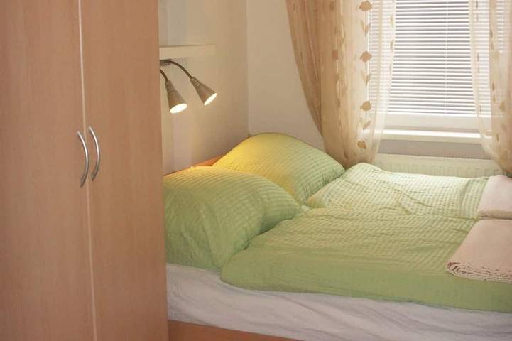 Ganze Wohnung, Familienhaus mit 2 Schlafzimmern, Klimaanlage, Kabelfernsehen, WLAN, U-Bahn in Wien, Donau Niederösterreich