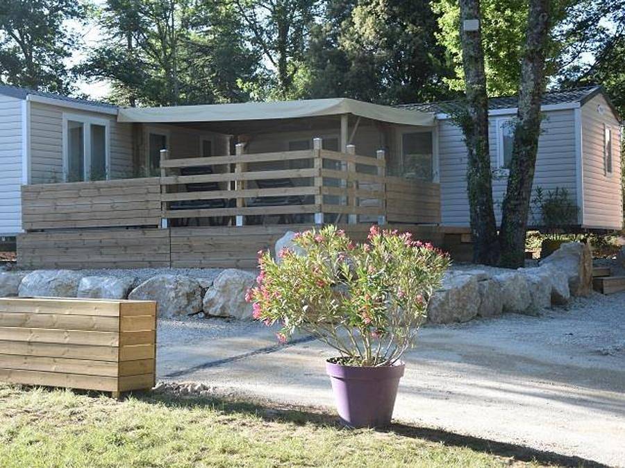 Camping La Chêneraie **** - Mobilhome 8 personnes - Cottage Le Twin Prestige - climatisé - 4 chambres - 2 Sdb - D in Saint-Géry-Vers, Parc Naturel Régional des Causses du Quercy