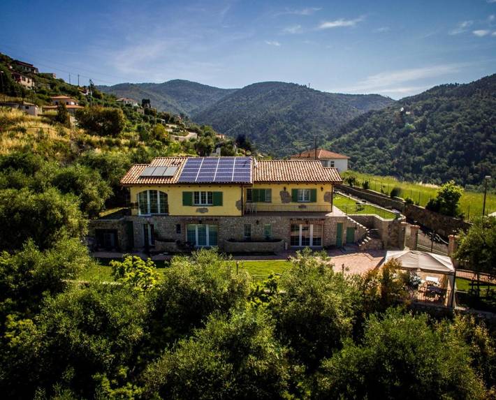 Location de vacances pour 3 personnes, avec Terrasse ainsi que Jardin et Vue à Seborga