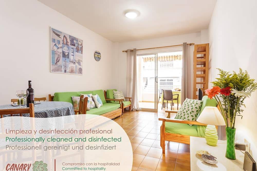 Apartamento entero, El Faro: Wifi gratuito, amplitud, a pocos metros de la mejor playa de la Isla in Puerto Naos, Los Llanos de Aridane