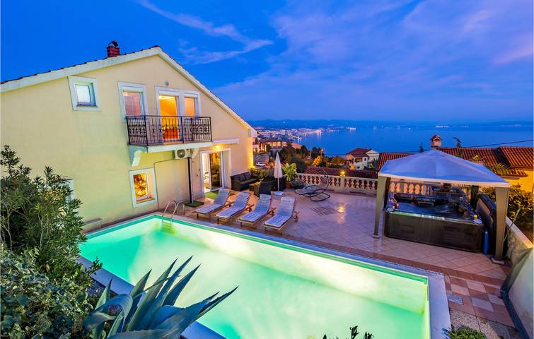 Ferienhaus für 8 Personen, mit Terrasse und Sauna, mit Haustier in Opatija Riviera
