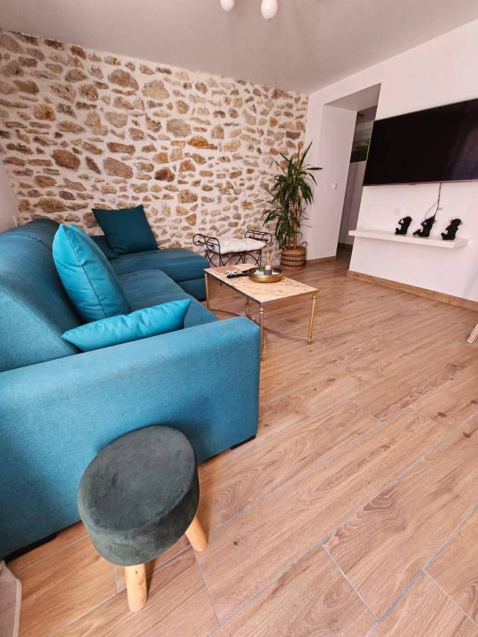 Gîte pour 4 personnes à Le Coudray-Montceaux - 2