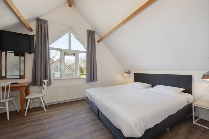 Ferienhaus für 4 Personen, mit Balkon/Terrasse und Terrasse sowie Garten und Pool in Noord-Beveland - 3