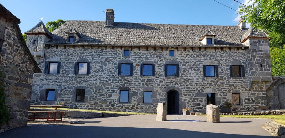 Gîte pour 14 personnes, avec terrasse