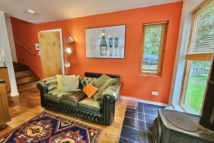 Cottage for 2 people, with garden and terrace, with pets in Newtonmore