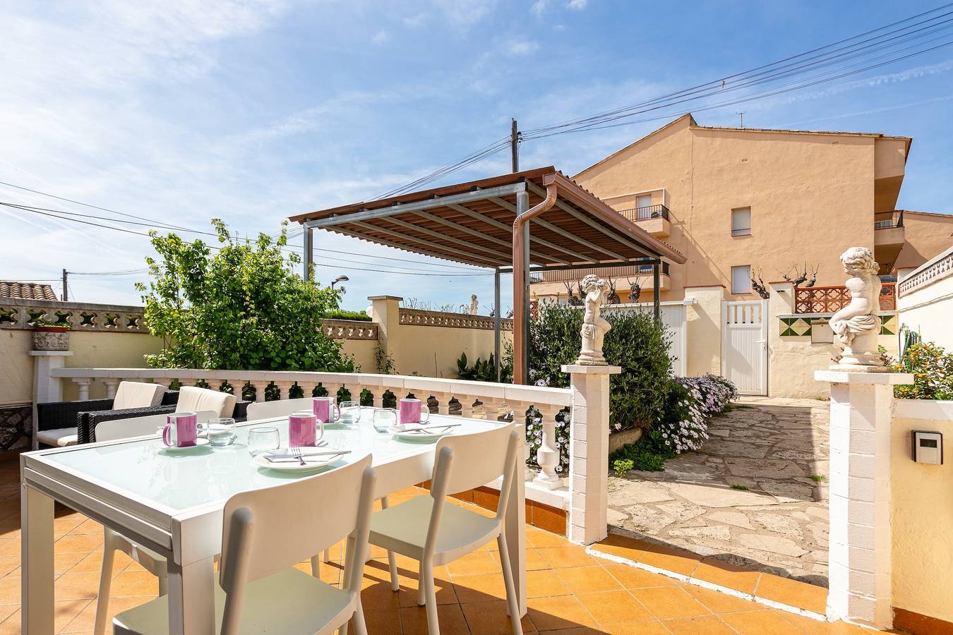 Vakantiehuis 'Maison La Coquette' met privé terras, Wifi en airconditioning in L'Escala, Upper Empordà