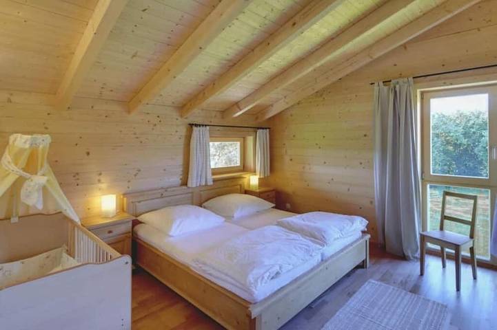 Ferienwohnung für 6 Personen, mit Terrasse und Garten in Traunreut - 2