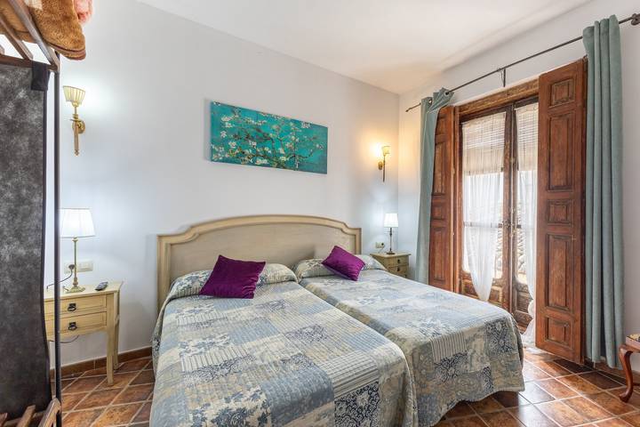 Habitación para 2 personas, con balcón y jardín en Castilla-La Mancha