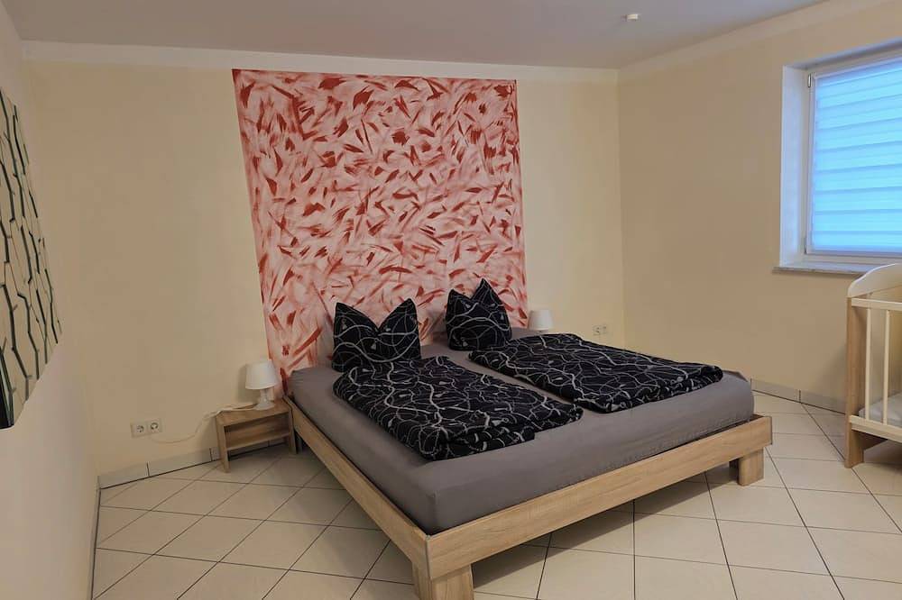 Ganze Wohnung, Ferienwohnung Gartenblick in Schwarzach am Main, Fränkisches Weinland
