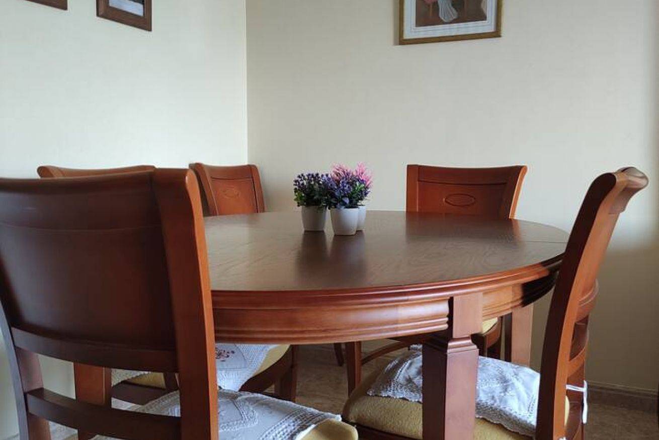 Ganze Wohnung, Schickes Apartment mit Pool & Wlan nahe Stadtattraktionen in Noja, Kantabrische Küste