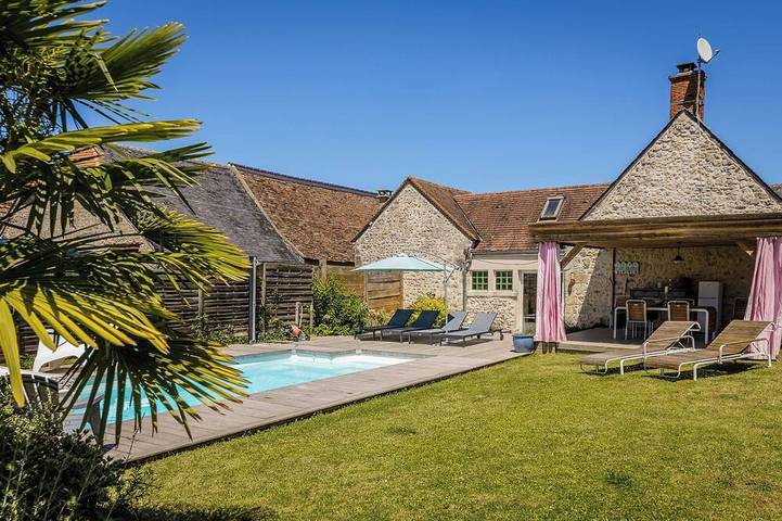 Location de vacances pour 8 personnes, avec jardin, animaux acceptés à La Bachellerie