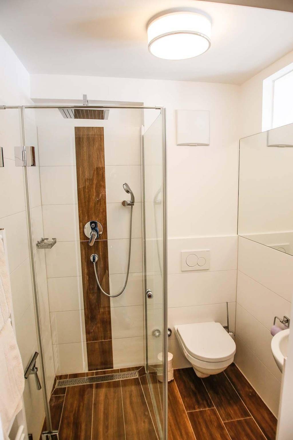 Ganze Ferienwohnung, Einzelzimmer mit Balkon in Golling an der Salzach, Tennengau