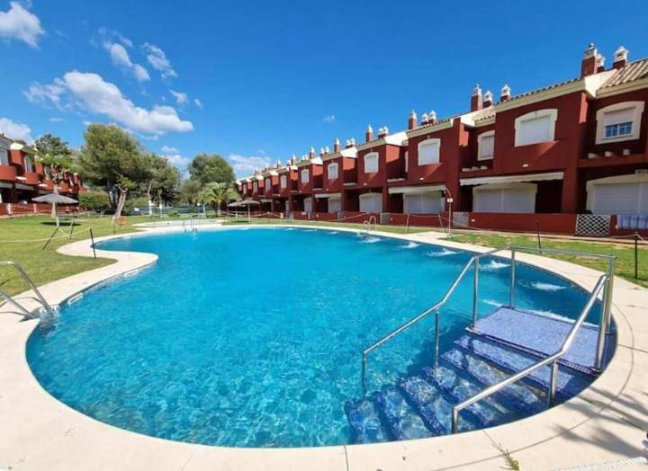 Ganze Wohnung, Two-Bedroom Apartment in Islantilla, Lepe