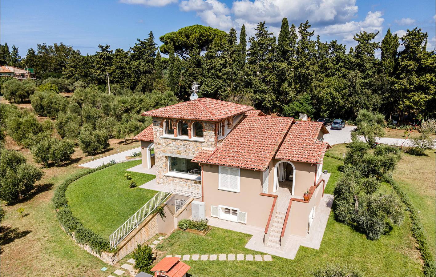 Paradies am Pool mit Klimaanlage, Parkplatz und WiFi in Bibbona, Etruskische Küste