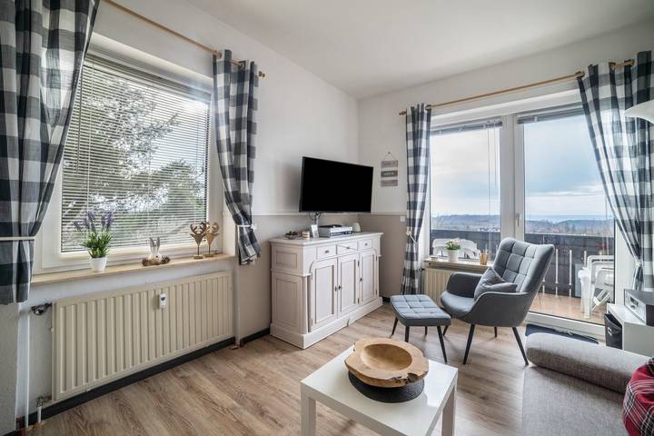 Ganze Wohnung, Ferienwohnung 'Harzperle Nr 6' mit Bergblick, Balkon und Wlan in Hohegeiß, Harzvorland