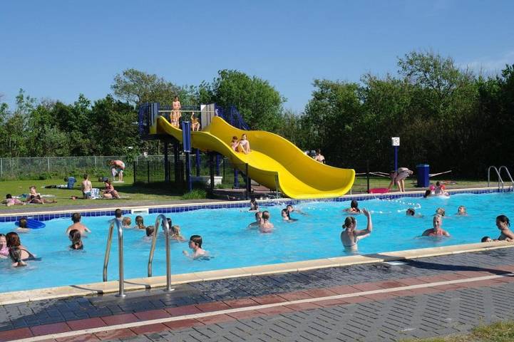 Ferienhaus für 4 Personen, mit Terrasse und Garten sowie Pool in Petten - 2