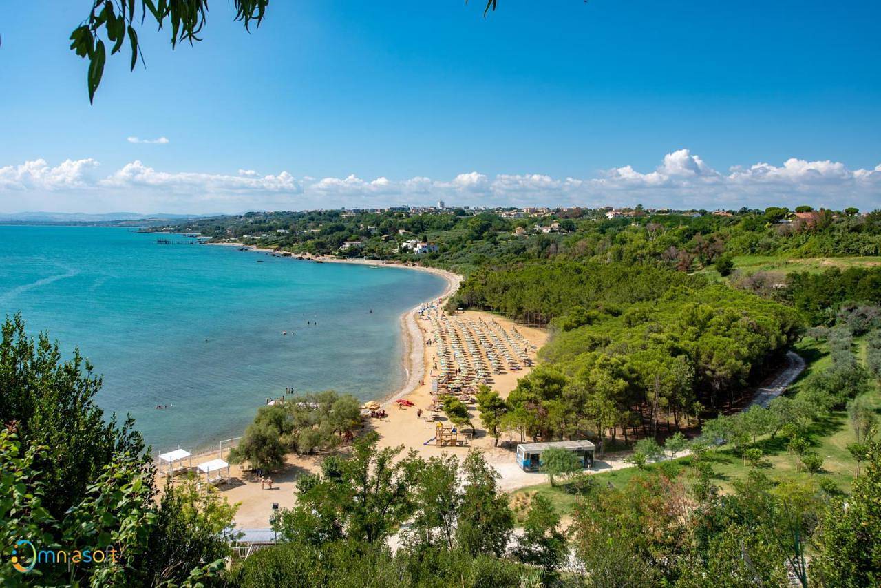 Grotta del Saraceno in Spiaggia della Grotta del Saraceno, Vasto