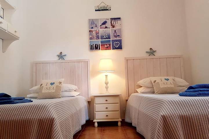 Villa de luxe avec piscine chauffée - à 25 m de la plage in Corralejo, La Oliva
