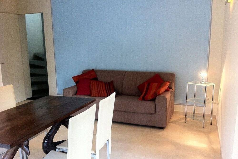 Appartamento intero, Casa Iris, wonderful terrace close to the seaside in Marina di Pietrasanta, Lido di Camaiore