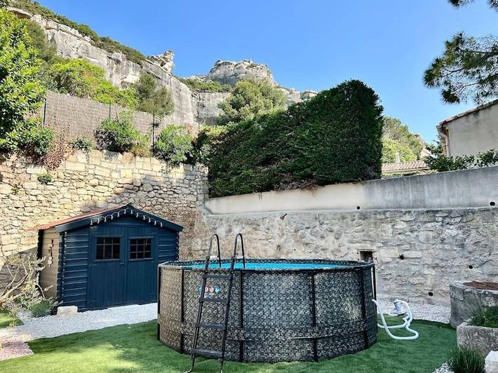 Location de vacances pour 6 personnes, avec vue ainsi que jardin et piscine dans Carrières de Lumières - 3