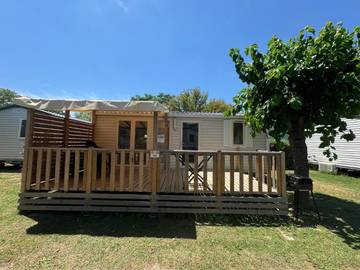 Tente pour 6 personnes, avec piscine ainsi que terrasse et vue, animaux acceptés dans les Pyrénées-Orientales