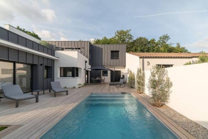 Chalet para 10 personas, con jardín y piscina - 1