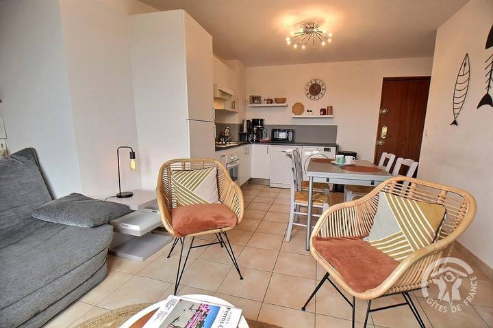 Gîte pour 3 personnes, avec Vue dans Plage Saint-Guirec