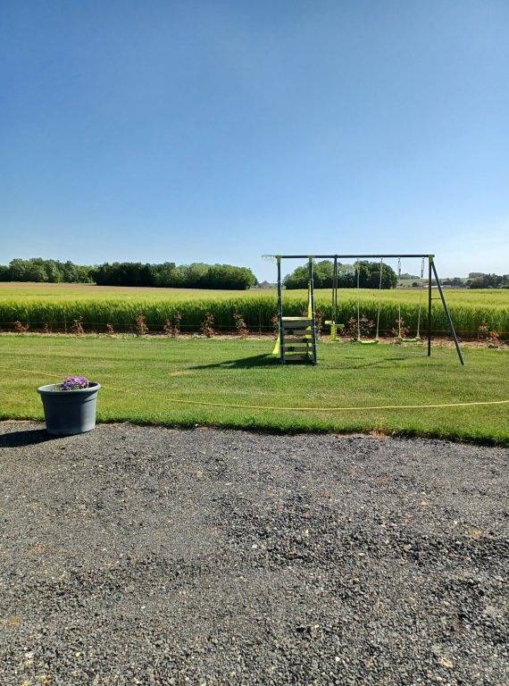 Gîte pour 6 personnes, avec terrasse et jardin à Châteauvieux - 4