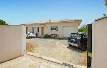 Gîte pour 7 personnes, avec terrasse ainsi que piscine et jardin à Prunelli-di-Fiumorbo