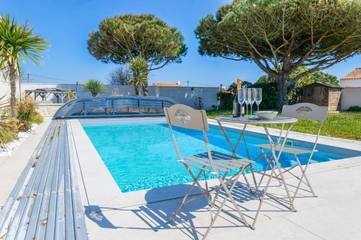 Cottage pour 8 personnes, avec jardin ainsi que piscine et terrasse dans Plage de La Paracou