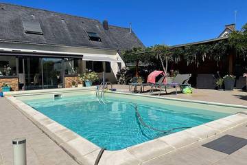 Gîte pour 10 personnes, avec jardin à Saint-Molf