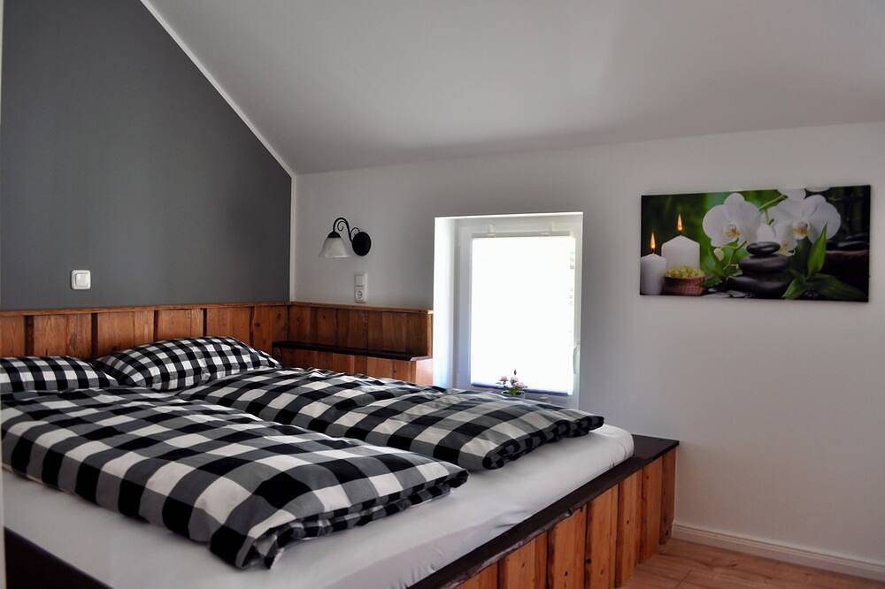 Geheel appartement, Cozy apartment with fireplace and wonderful view of the Thuringian mountains in Gehlberg, Rennsteig (weg)