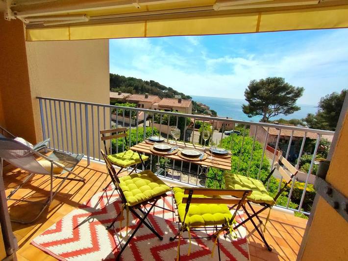 Gîte pour 4 personnes, avec Balcon et Terrasse ainsi que Jardin et Vue dans Plage De Beaucours