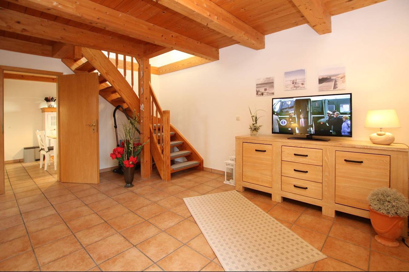 Freistehendes Ferienhaus, ca. 75 m² und 3 Zimmern, großen Garten und Terrasse. in Wrixum, Föhr