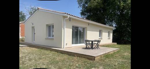 Location de vacances pour 6 personnes, avec jardin et terrasse à Latresne