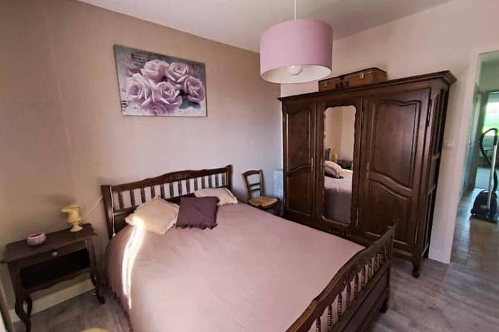 Location de vacances pour 5 personnes, avec terrasse et jardin, animaux acceptés à Lanobre - 3