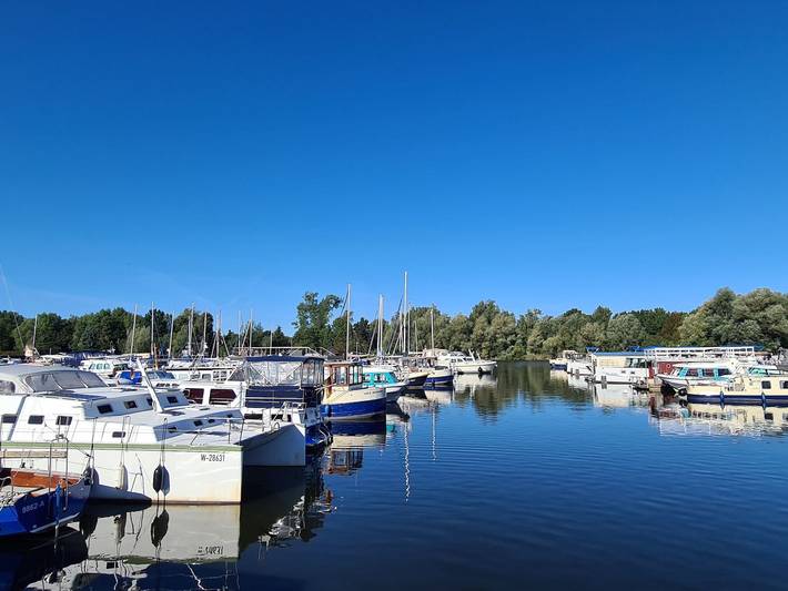Ferienwohnung für 2 Personen, mit Balkon und Terrasse sowie Ausblick und Seeblick in Röbel-Müritz