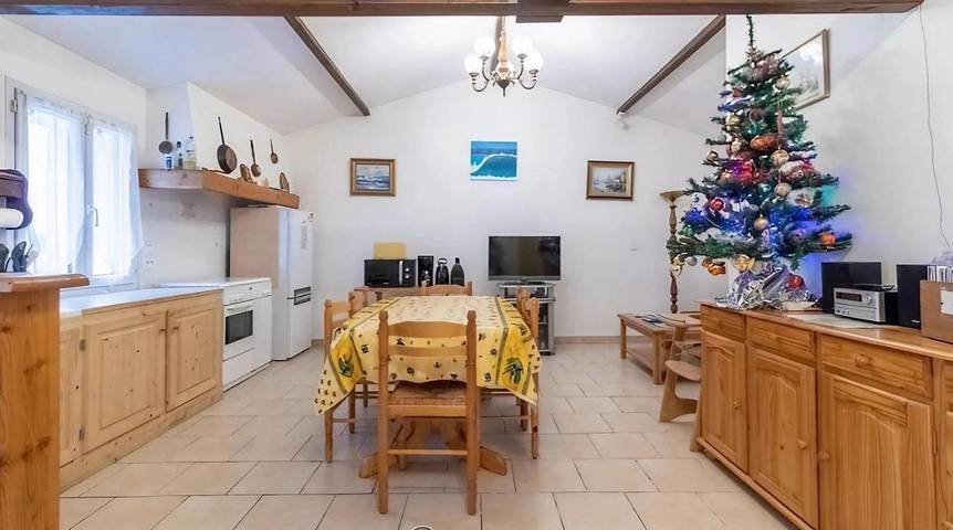 Gîte pour 7 personnes, avec terrasse à Arces - 2