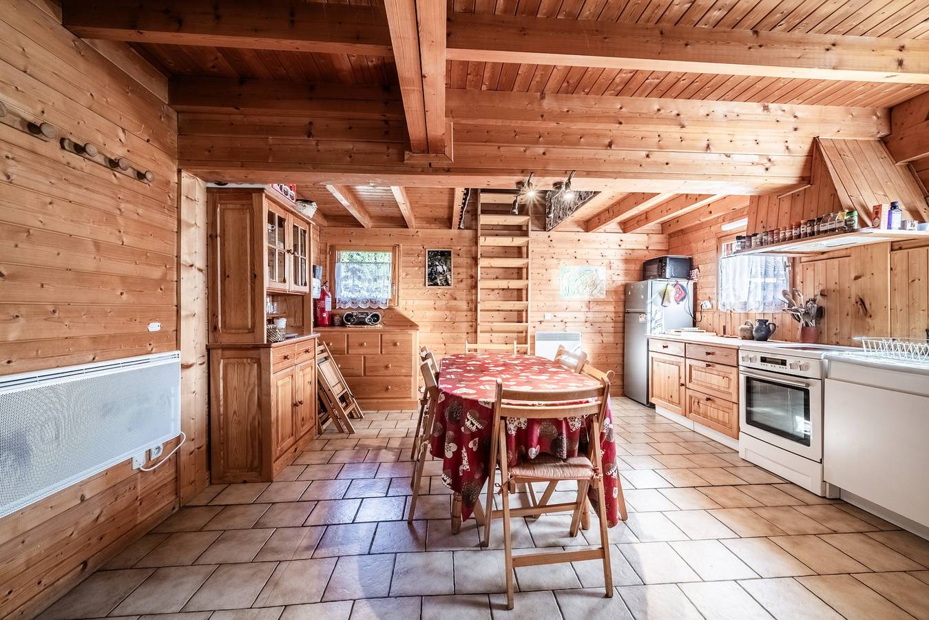 Chalet « 8p Simple - La Hulotte » : Vue Montagne, Terrasse Privée et Wi-Fi in Verchaix, Région de Bonneville