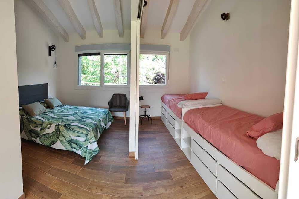 Entire apartment, Apartamento Especial Familias a 10 Minutos de Comillas y Santillana Del Mar in Alfoz de Lloredo, Cantabrian Coast