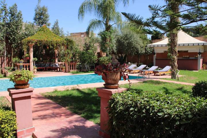 Maison d’hôte pour 2 personnes, avec piscine ainsi que terrasse et jardin