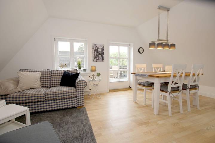 Ganze Wohnung, Ferienwhg. in Wyk, 3 Personen + Baby im Og, 2-Familienhaus, 3 Zimmer, ca. 60m² in Nordfriesische Inseln (Schleswig-Holstein) (Schleswig-Holstein), Wyk auf Föhr