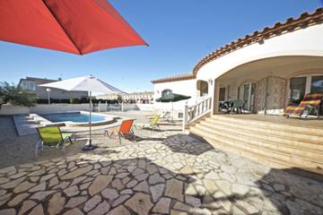 Villa for 10 Guests in Terres De L'ebre, Tarragona Province, Picture 1