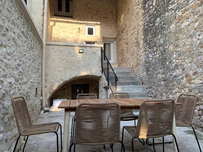 Location de vacances pour 6 personnes, avec jardin à Saint-Laurent-de-Carnols - 2