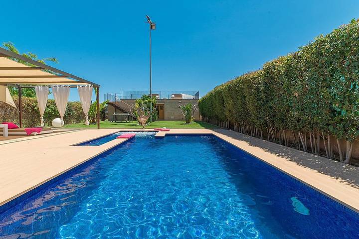 Casa de vacaciones para 2 personas, con sauna y jacuzzi además de jardín y terraza, Se admiten mascotas en Sa Pobla