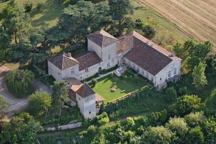 Location de vacances pour 2 personnes, avec vue ainsi que vue sur le lac et jardin dans le Lot-et-Garonne